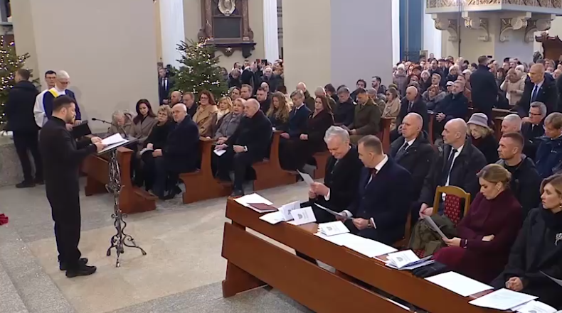 Зеленський: Москва використовує Білорусь для шантажу Європи і атак по Україні